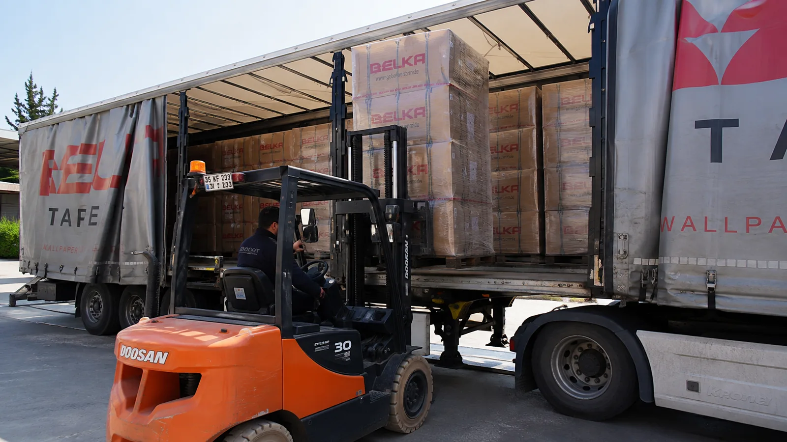 BELKA pallet unloading for commercial distribution