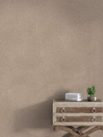 Belka B12 Tapete in Taupe – Moderne Wandgestaltung mit hochwertiger, natürlichen Wandtapete, die sowohl Wärme- als auch Schalldämmung bietet. Ideal für stilvolle und funktionale Innenräume.
