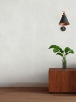Belka B13 Tapete in Weiß – Glatte, elegante Wandtapete für moderne Wandgestaltungen, die sowohl optisch als auch funktional überzeugt, mit hervorragenden Isolier- und Schall dämpfenden Eigenschaften.