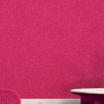 Belka B19 Tapete in Magenta – Kräftige, moderne Wandtapete in ausdrucksvollem Farbton, ideal für stilvolle Innenräume mit zusätzlicher Wärme- und Schalldämmung