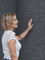 Belka B47 Tapete in Schwarz – Moderne, elegante Wandtapete in tiefem Schwarz, ideal für kreative und stilvolle Raumgestaltungen mit exzellenter Wärme- und Schalldämmung.