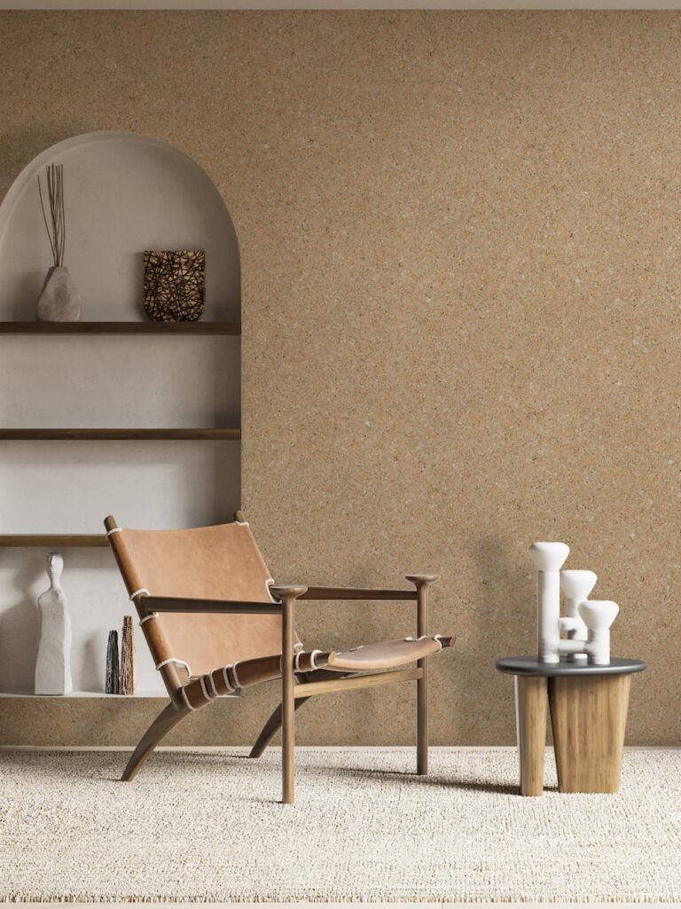 Belka Y2501 Tapete in Apricot Creme für moderne Wandgestaltung – stilvolle, selbstklebende Baumwolltapete mit natürlichen Farbstoffen und Mineralsteinen. Einfache Anwendung, umweltfreundlich, mit hervorragender Wärme- und Schalldämmung sowie EMF-Schutz für ein gesundes Raumklima.