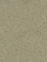 Wüstentaupenfarbene Belka Y2504 Tapete, aufgetragen auf eine moderne Wohnzimmerwand. Die warme, erdige Textur harmoniert mit minimalistischen Möbeln in Grau und Weiß, schafft eine gemütliche, stilvolle Atmosphäre. Im Licht schimmert die Tapete sanft und betont die natürliche Eleganz des Raumes